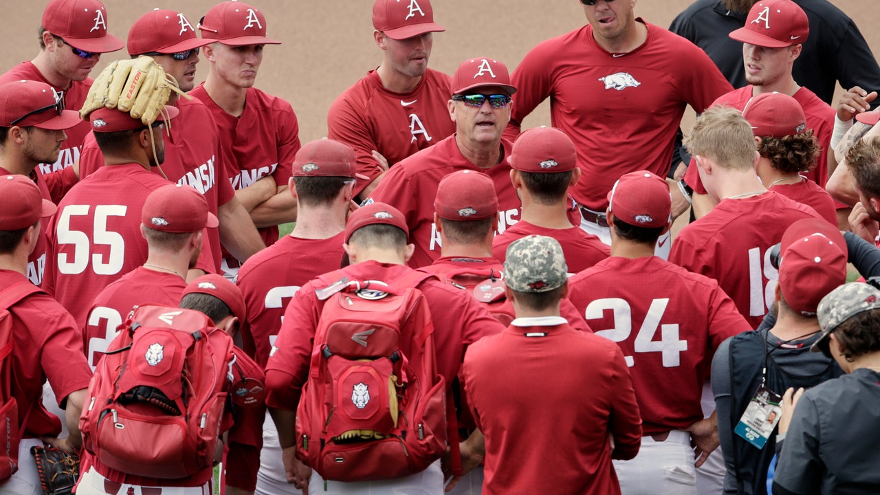 No crying foul: Hogs put 2018 flub behind them on way to CWS